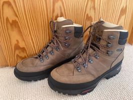Wanderschuhe Lowa 42 (fällt klein aus)