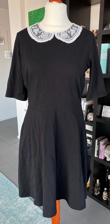 Kleid Schwarz Mit Weissem Kragen