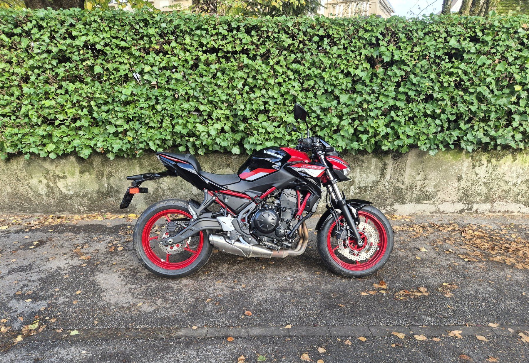 Kawasaki Strada: KAWASAKI Z 650 – Usato da Yverdon-les-Bains venduto da MotoMark