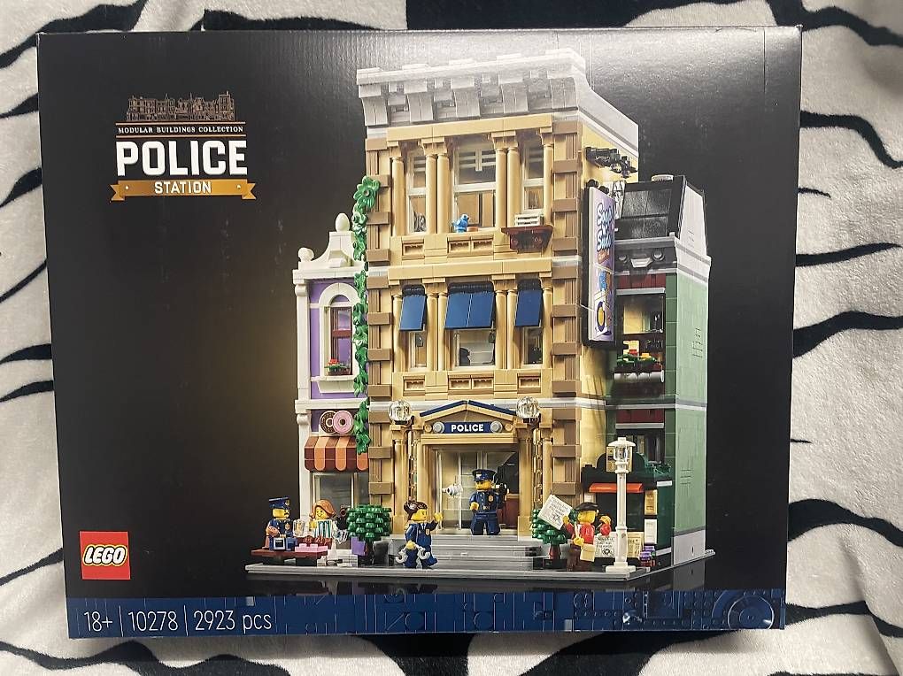 Lego Kit di costruzioni: LEGO Polizeistation 10278, LEGO Creator Expert – Nuovo e nell'imballaggio originale da Steffisburg venduto da DarkBricks