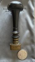 Antikes Wachssiegel mit gotischem Monogramm “DHE”