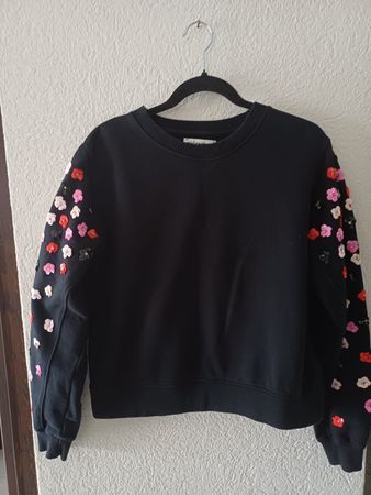 Pull fleuri marque Essentiel