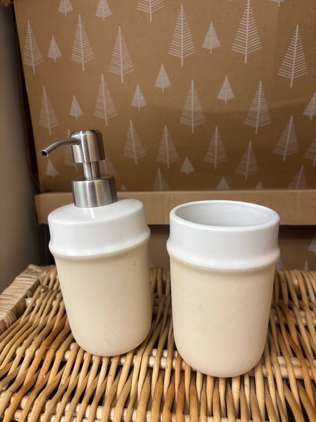 Portasapone: ZARA HOME Bathroom Soap & Holder Set NP: 90.- – Usato da Horgen venduto da len_qjz9