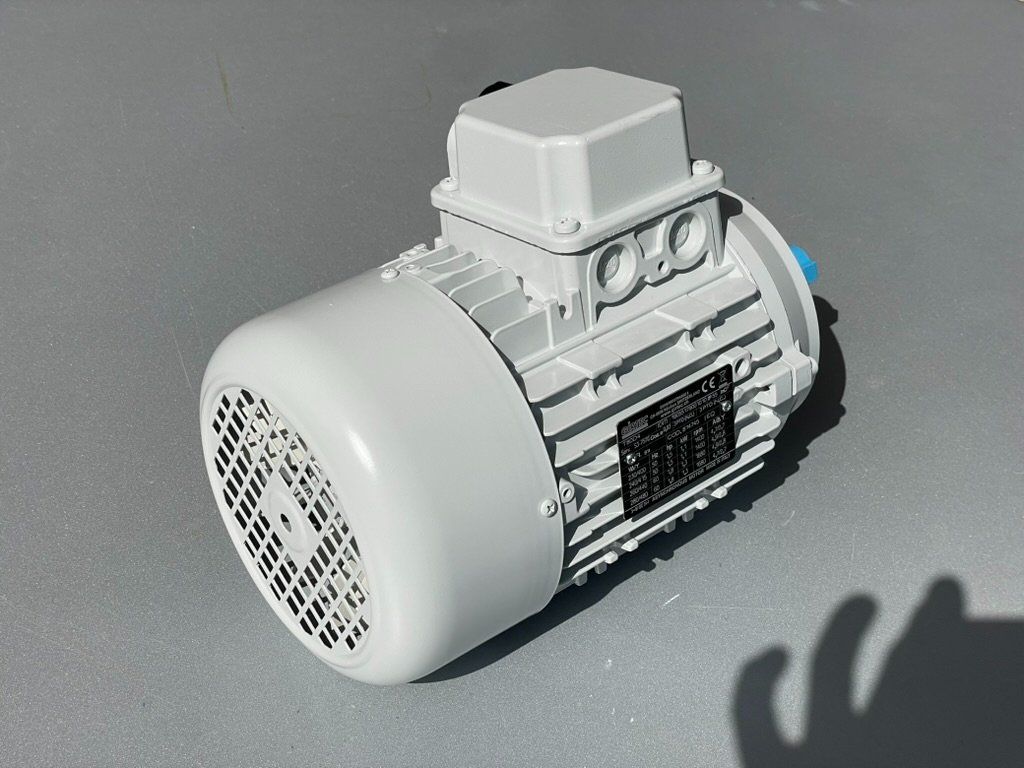 Motori: GIRTEC Elektromotor 1.1 kW – Usato da Utzenstorf venduto da cindarella02 1