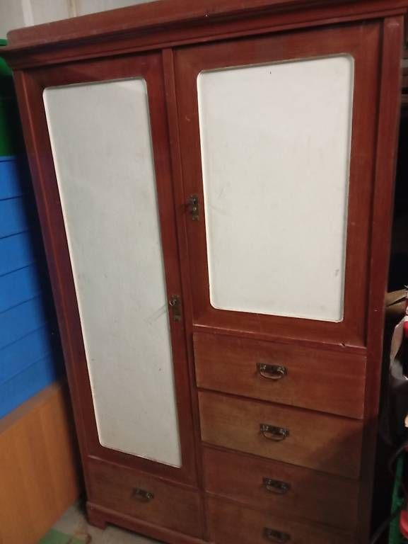 Armadi: Kleiderschrank – Usato da Basel venduto da Petergunn
