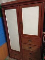 Kleiderschrank