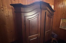 Rustikaler Bodensee-Schrank mit schöner Patina