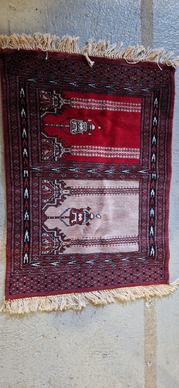 Tapis: 3 Orientteppiche mit Fransen rot gemustert gebraucht – D'occasion à Rheineck par SilviaGO1 1