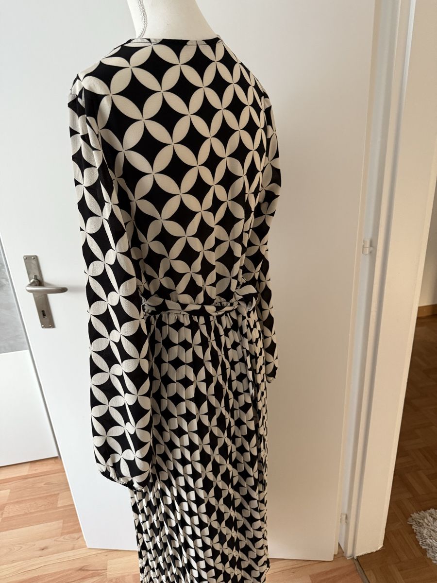 Kleider: Kleid – Gebraucht aus visp von Kmemo1 1