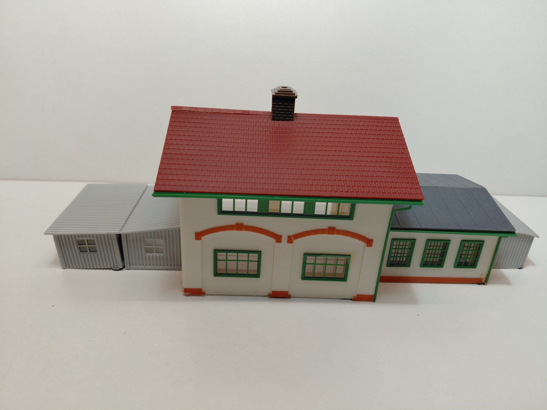 Modelleisenbahnen: Häuschen-Set mit fünf Teilen – Gebraucht aus Bern von ascona43 2