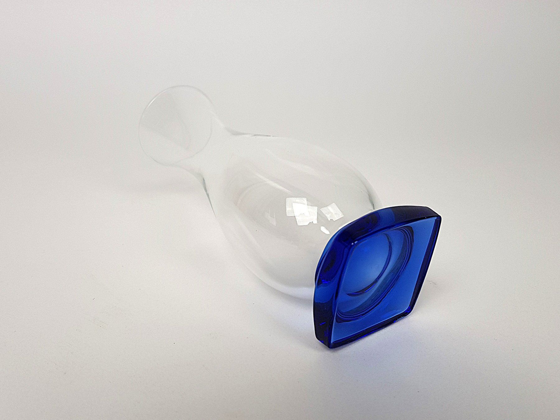 Vasi & Recipienti: Glasvase mit blauem Sockel – Usato da Suhr venduto da Restwert_Suhr 2