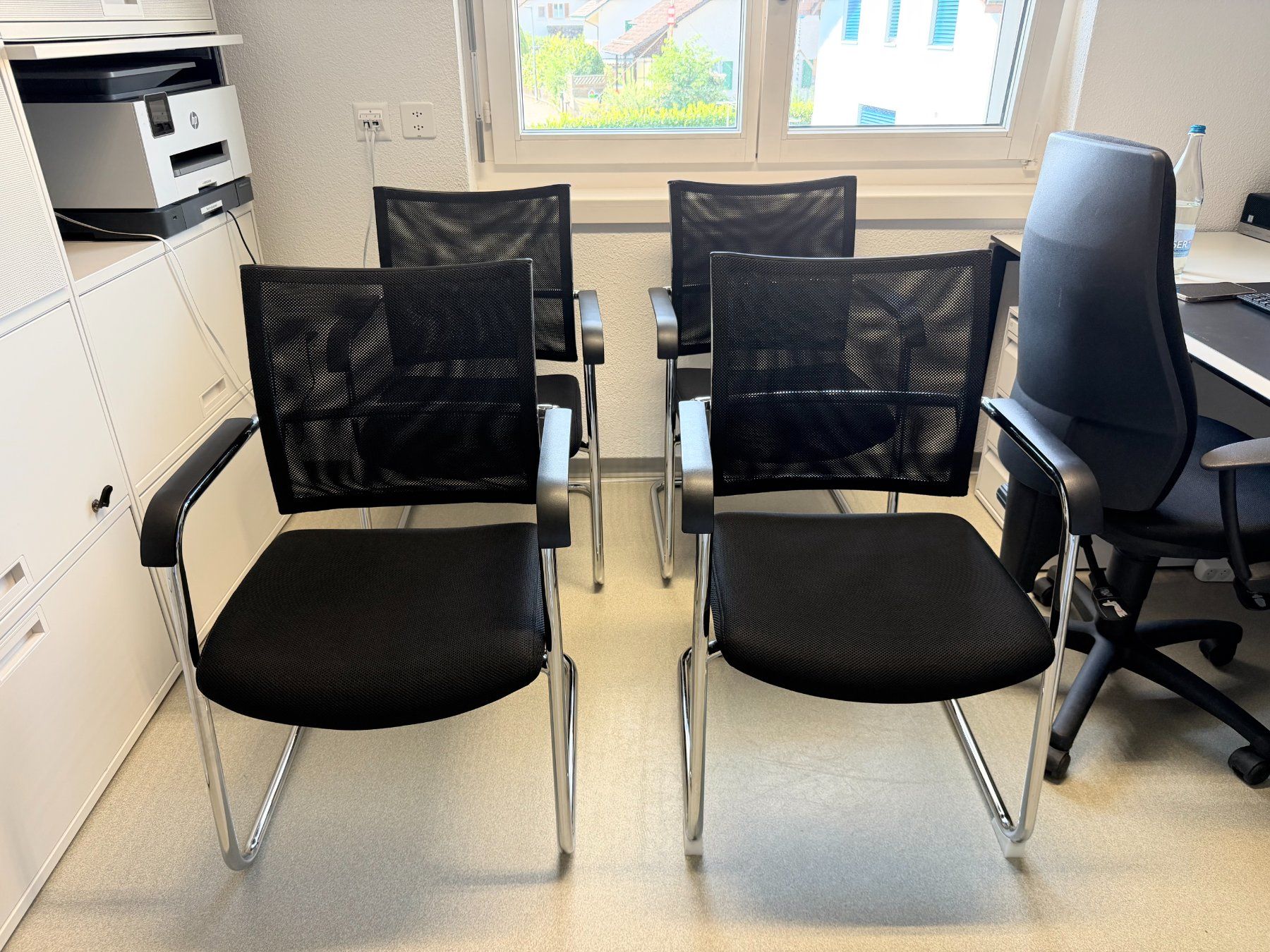 Stühle: 4 Besucherstühle, schwarz – Gebraucht aus Schöftland von pra_lzj5 1