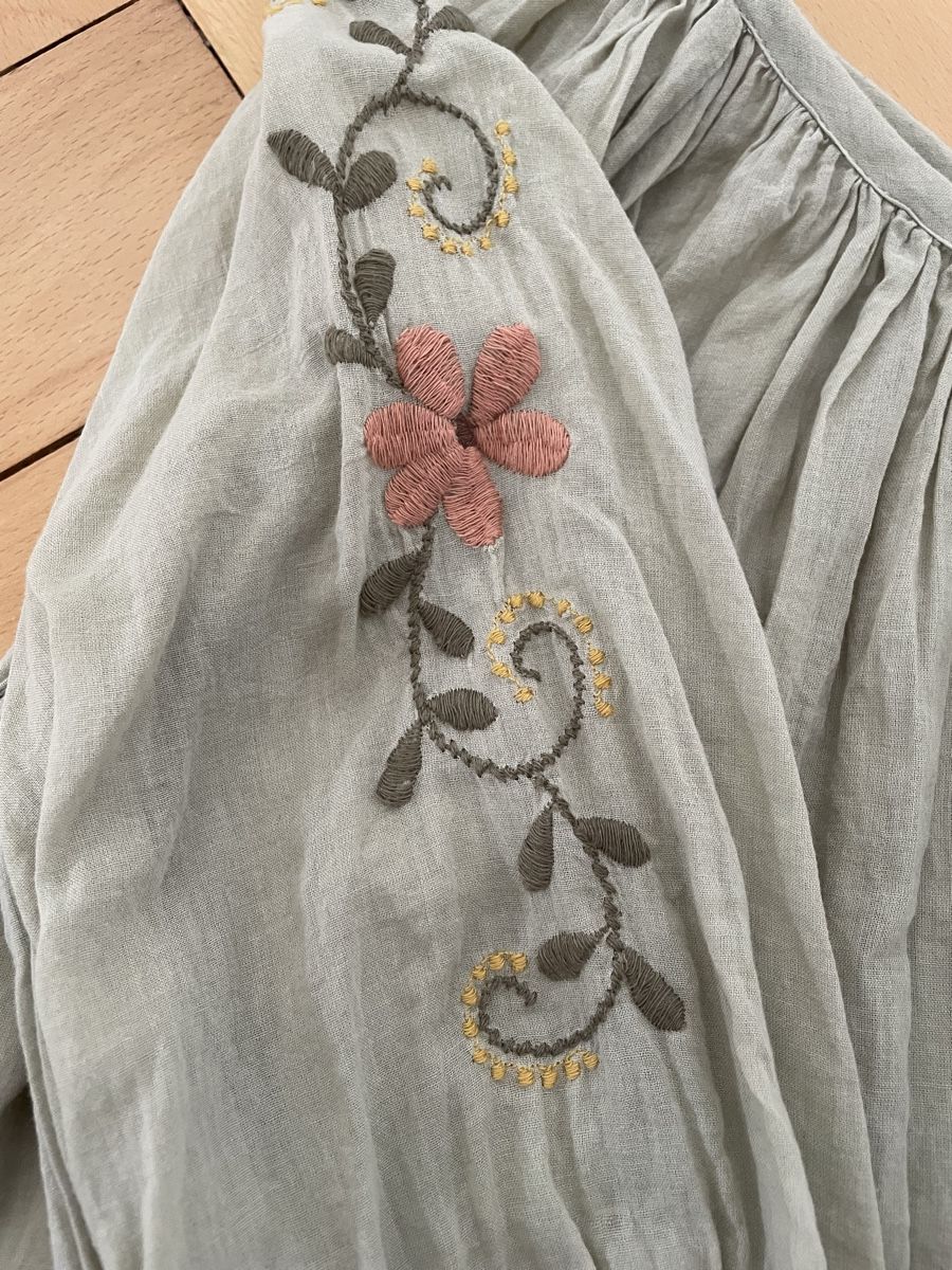 Camicette: Bluse mit Stickerei – Usato da Solothurn venduto da sim_l6lb 2