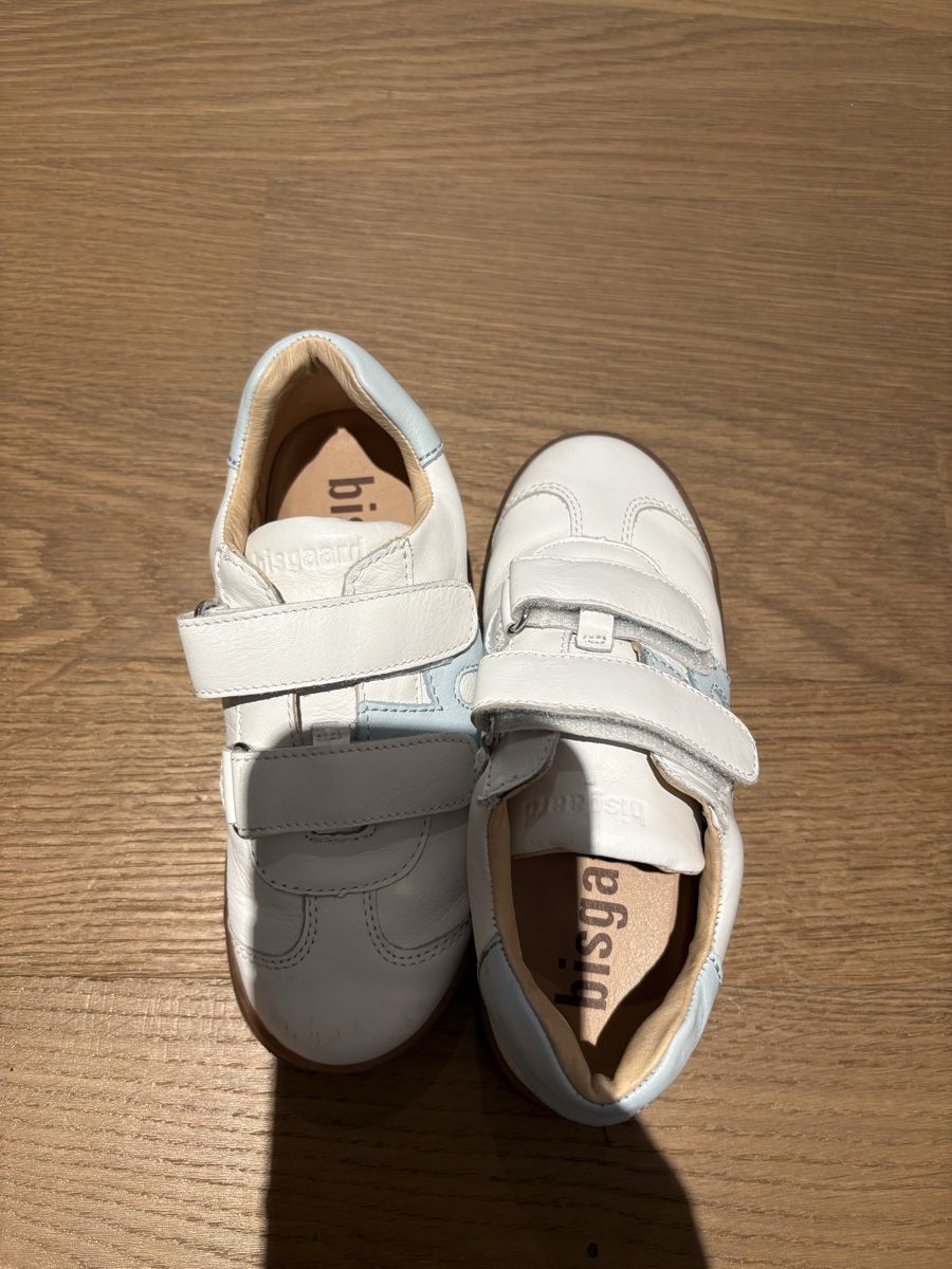 Bisgaard Scarpe da uomo: Sneakers Bisgaard Leder weiss hellblau Grösse 31 gebraucht – Usato da Kloten venduto da car_c6pt 4