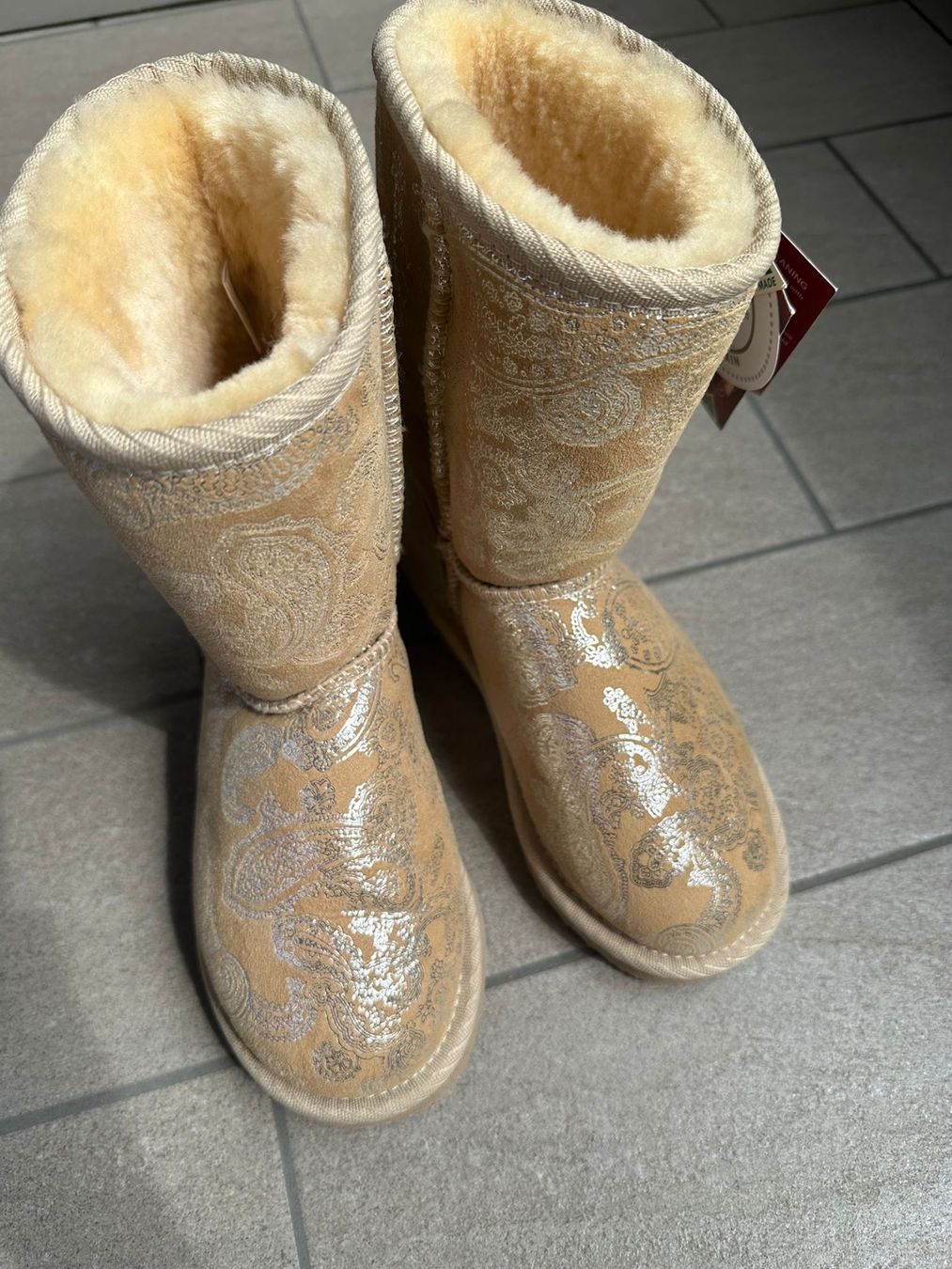 Ugg Chaussures femmes: UGG Damenstiefel Original und OVP gr 37 – Neuf avec emballage d'origine à Rheinfelden par Stratossuisse 1