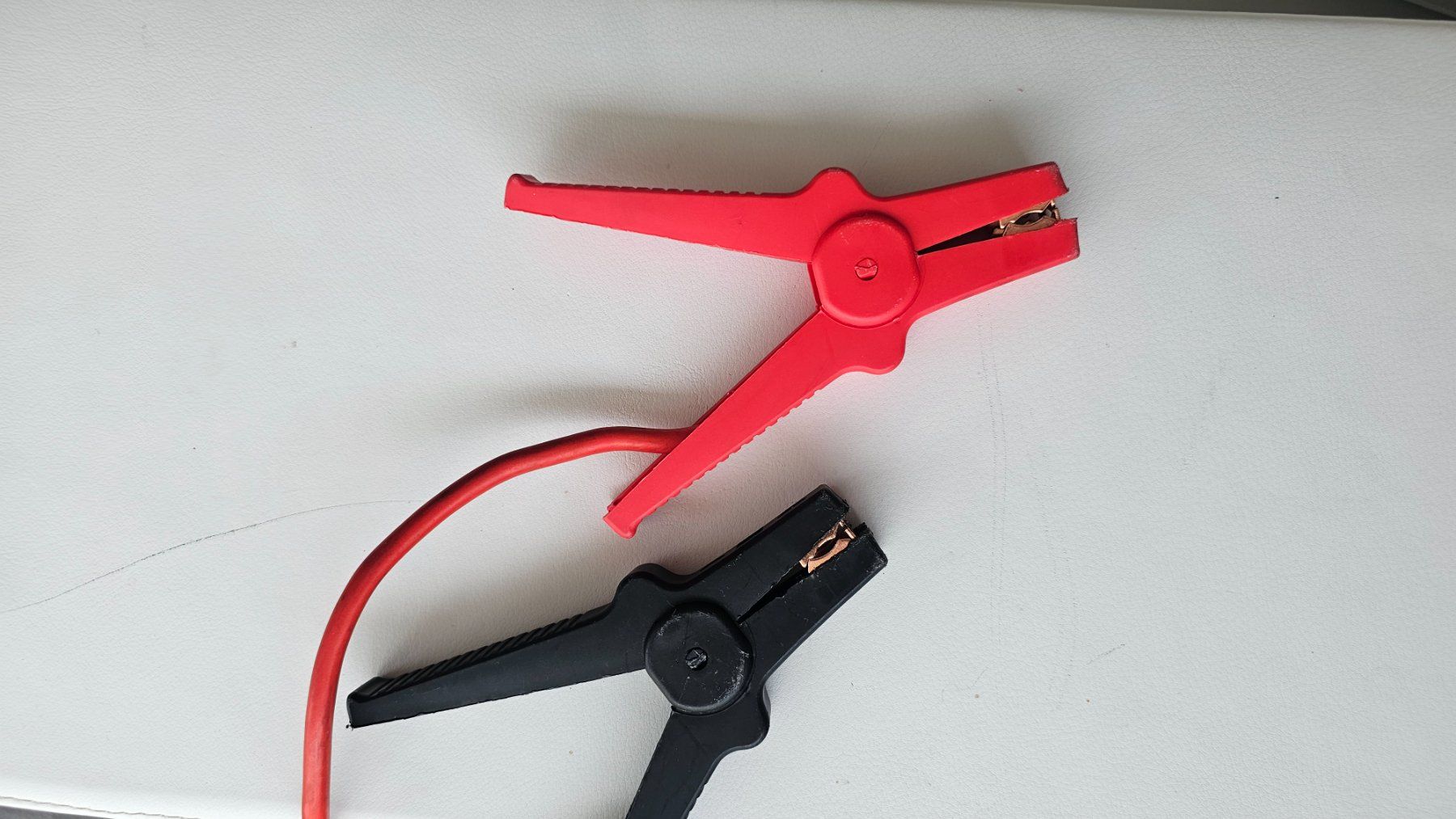 Caricabatterie: Eumig 6/12V Batterieladegerät + Starthilfe – Usato da Freienstein venduto da Mitenand 6