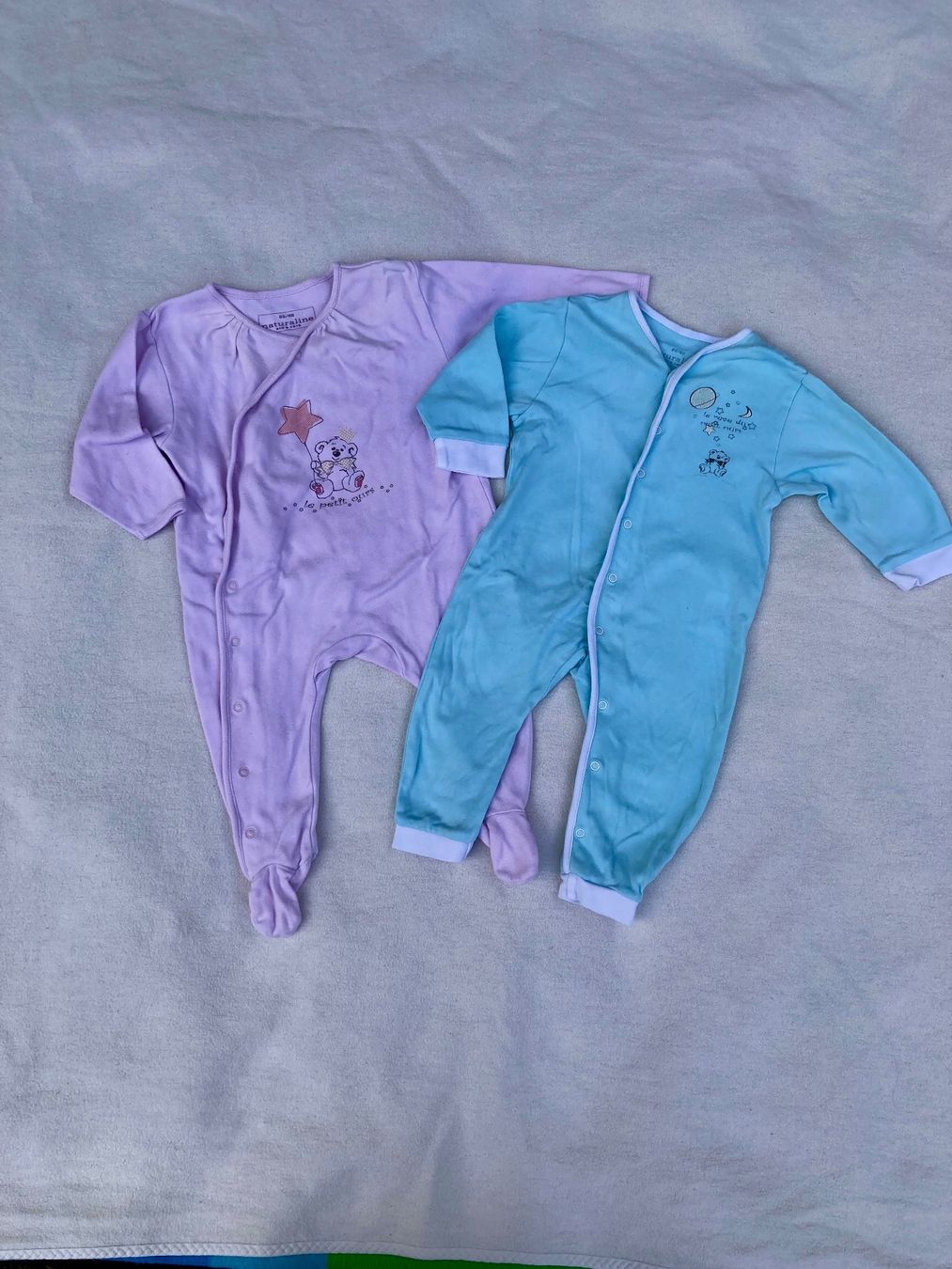 Pyjamas & Ähnliches: Zwei Pyjamas Grösse 62/68 plus zwei geschenkt – Gebraucht aus Zürich von Retrogirl