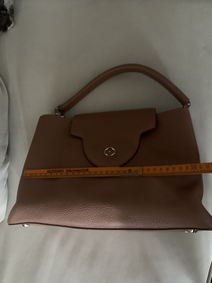 Louis Vuitton Taschen für Damen: Louis Vuitton Capucine Tasche – Gebraucht aus Bergdietikon von zor_856j 9