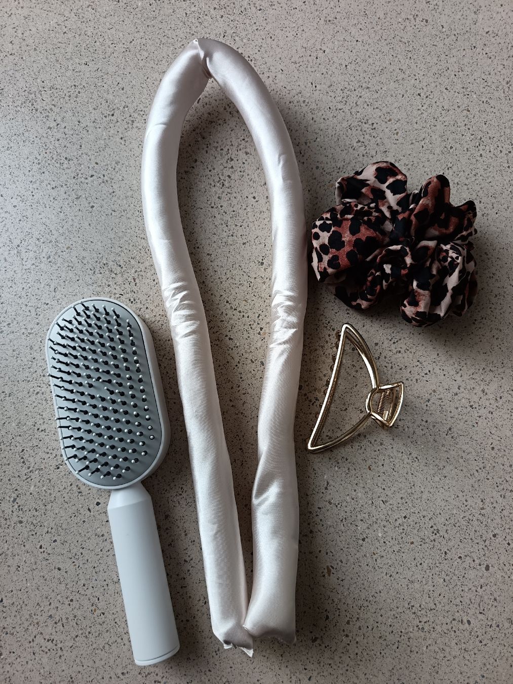 Accessoires pour cheveux: Haarpflege Set – D'occasion à Montlingen par Akitoichiro
