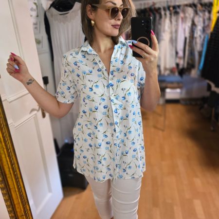 Elegante Viskose-Bluse mit blauen Blumen L/XL