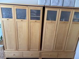 2 Kleiderschränke aus Holz
