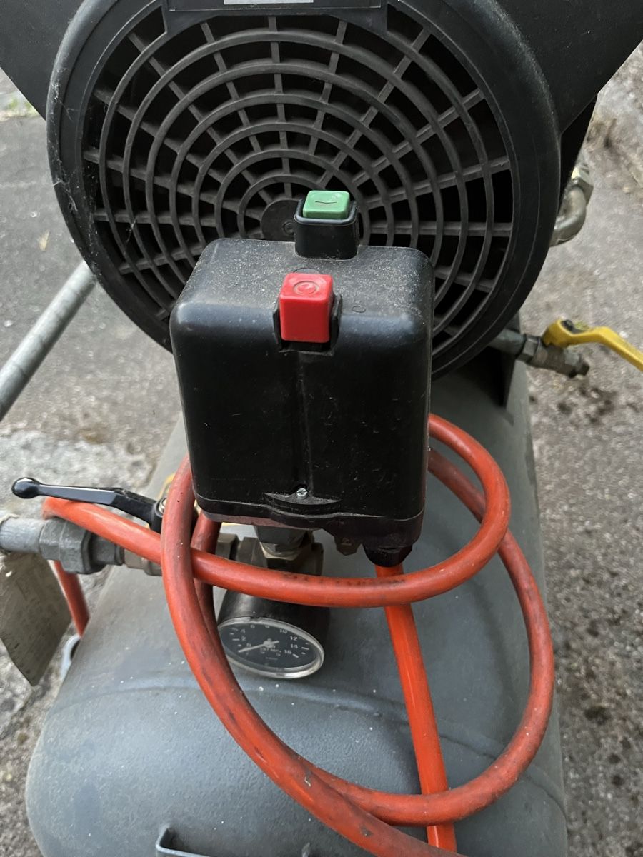Atlas Copco Compresseurs: Kompressor Atlas Copco Luftkompressor – Défectueux à Schaffhausen par Penkova 3