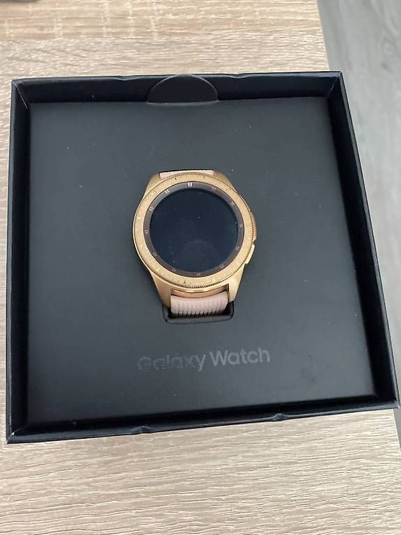 Smartwatch: Montre connectée Samsung Watch – D'occasion à Chippis par mumuc