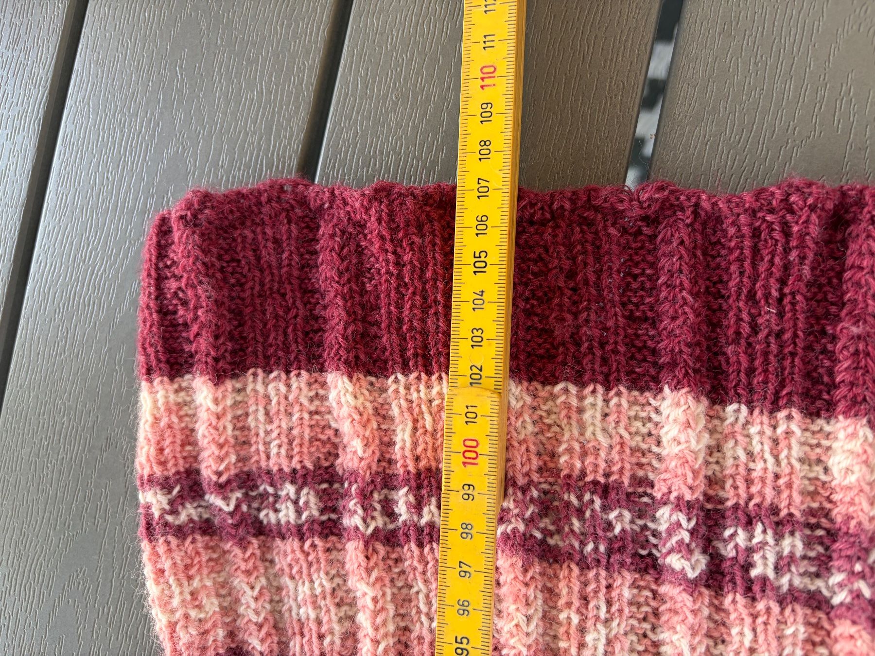 Foulard & Sciarpe: Selbst gestrickter Schal – Nuovo (secondo la descrizione) da Obergösgen venduto da Andre118 2