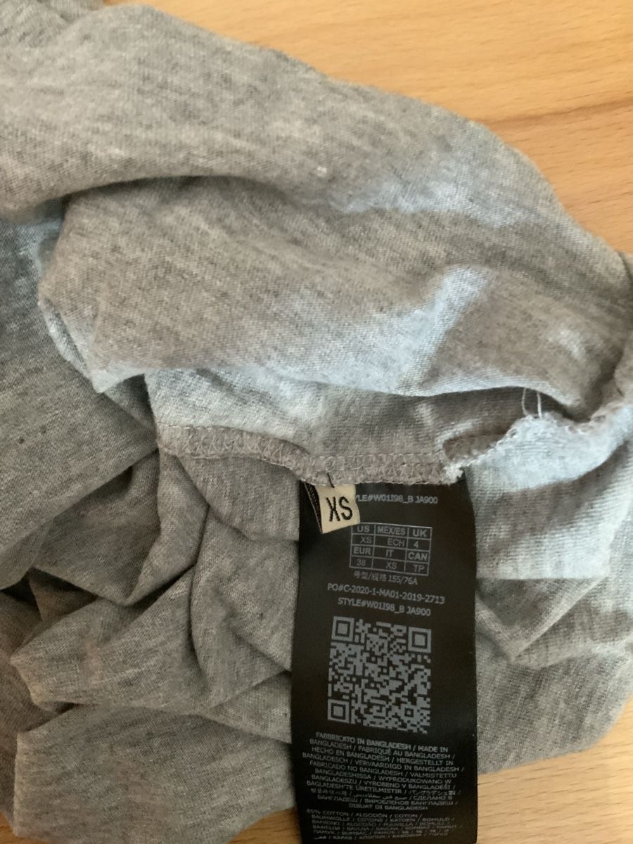 T-Shirts: Guess T-Shirt – Gebraucht aus Bettlach von valishop 1