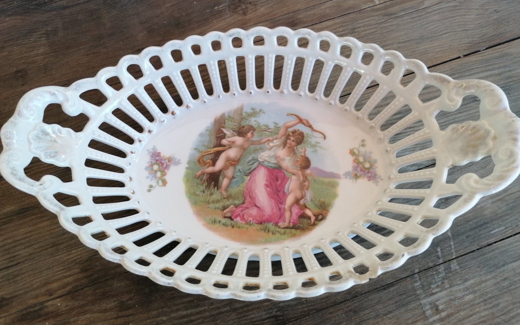 Piatti di portata: Ancien plat avec bord ajouré – Usato da Chezard St-Martin venduto da Loucail