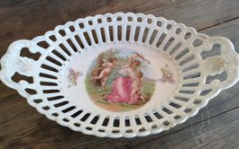Ancien plat avec bord ajouré