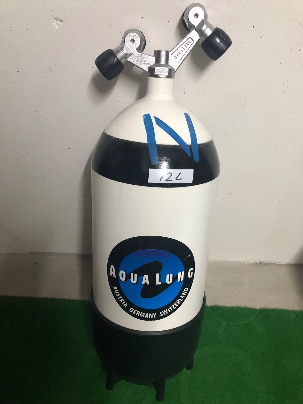 Bombole da sub: Aqualung 12 Liter Flasche #2 – Usato da Winterthur venduto da Giz