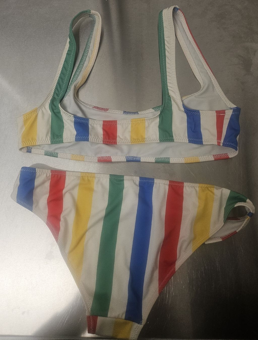 Costumi da bagno & Bikini: Mehrfarbiger gestreifter 2-teiliger Badeanzug – Usato da Zürich venduto da eri_8w5v 1