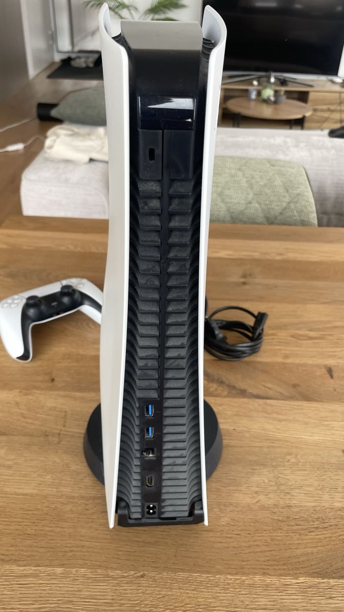 Sony Console: Playstation 5 Disc inkl. Kabel + 1 Controller – Usato da Egnach venduto da Schahan 3