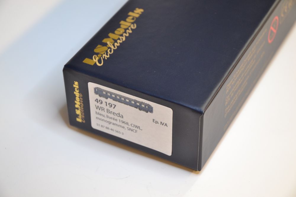 LS Models 49125 - Voiture WL F bleu CIWL livrée UIC sans monogramme