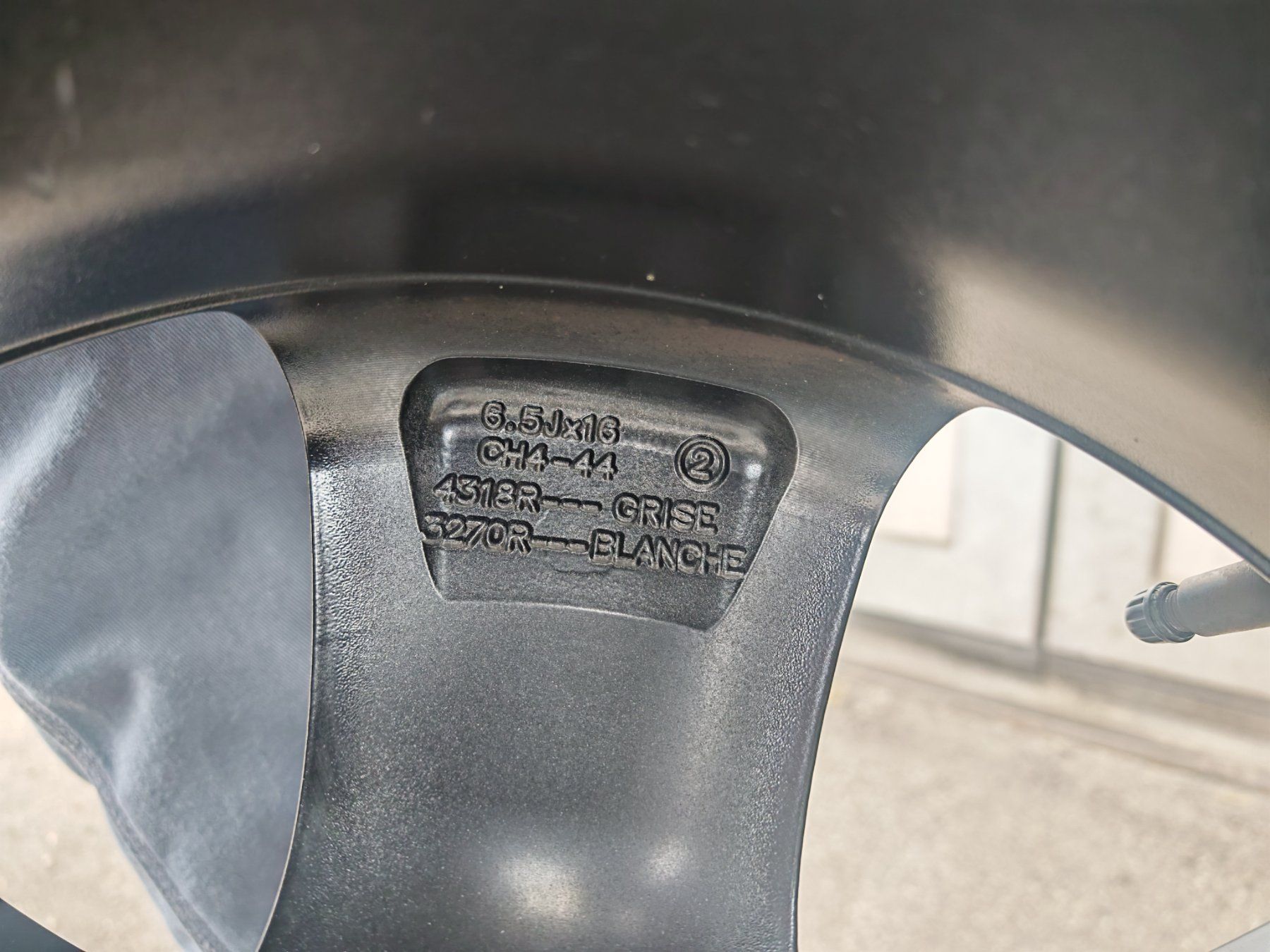 Renault Pneumatici & Ruote complete: Renault Räder 6.5x16 – Usato da Richenthal venduto da maenggi16 4