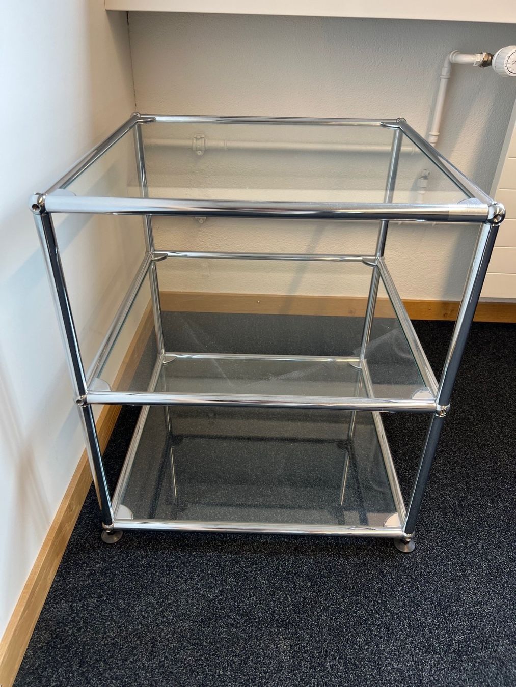 USM Scaffali: USM Haller Sideboard offen mit Glastablaren – Usato da Winterthur venduto da FabioReyes