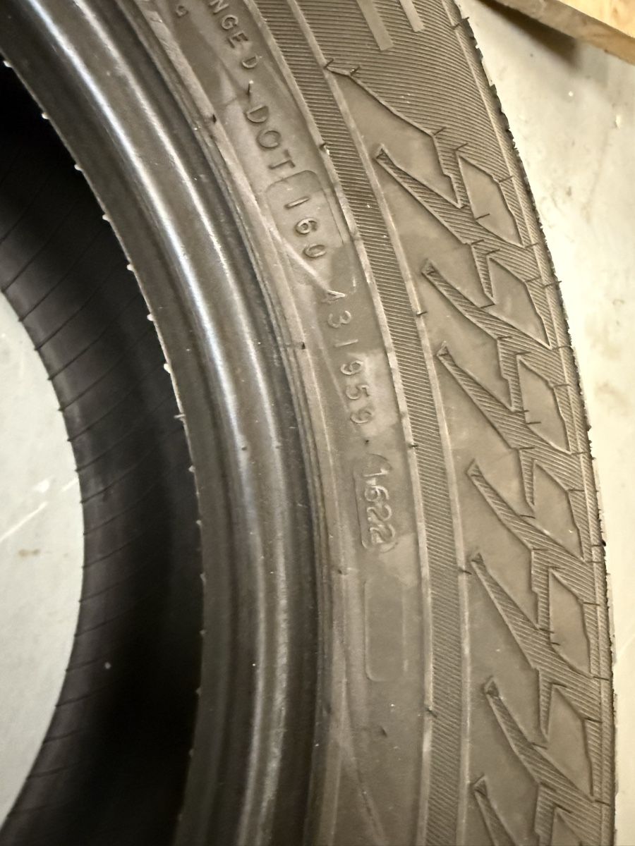 Nokian Pneumatici & Ruote complete: Winterreifen 225/65R16C – Usato da Engwilen venduto da Marco959 1