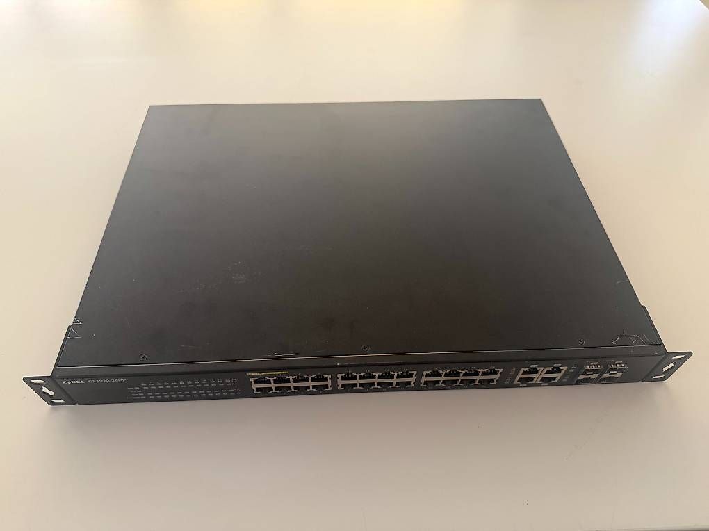 Hub & Switch: Switch ZyXEL GS1920-24HP – Usato da Genève venduto da hexos 1
