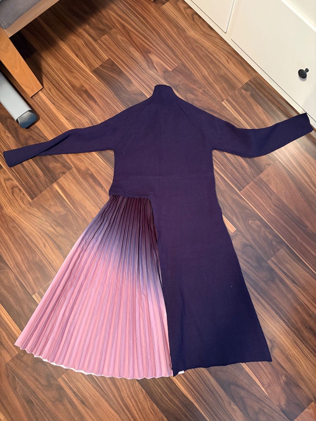 Vestiti: Kleid Strick mit Plisseerock lila – Nuovo (secondo la descrizione) da Wilen b. Wollerau venduto da Posmind 3