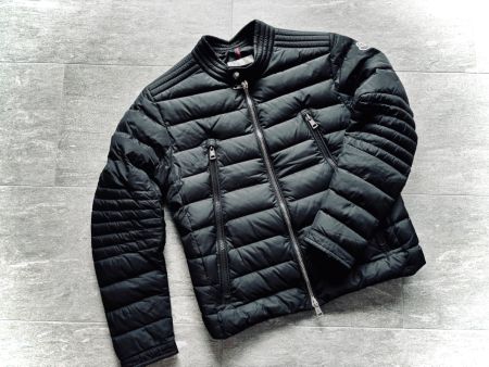 MONCLER Kurze Daunenjacke Bikerjacke AMIOT Herren Gr.2 Black