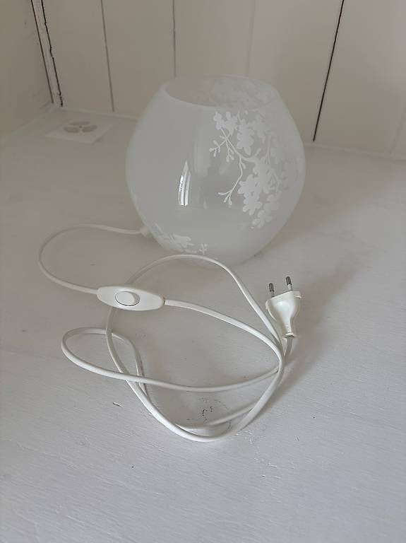Lampen: Tischlampe /Nachttischlampe – Gebraucht aus Gunzwil von M9 2