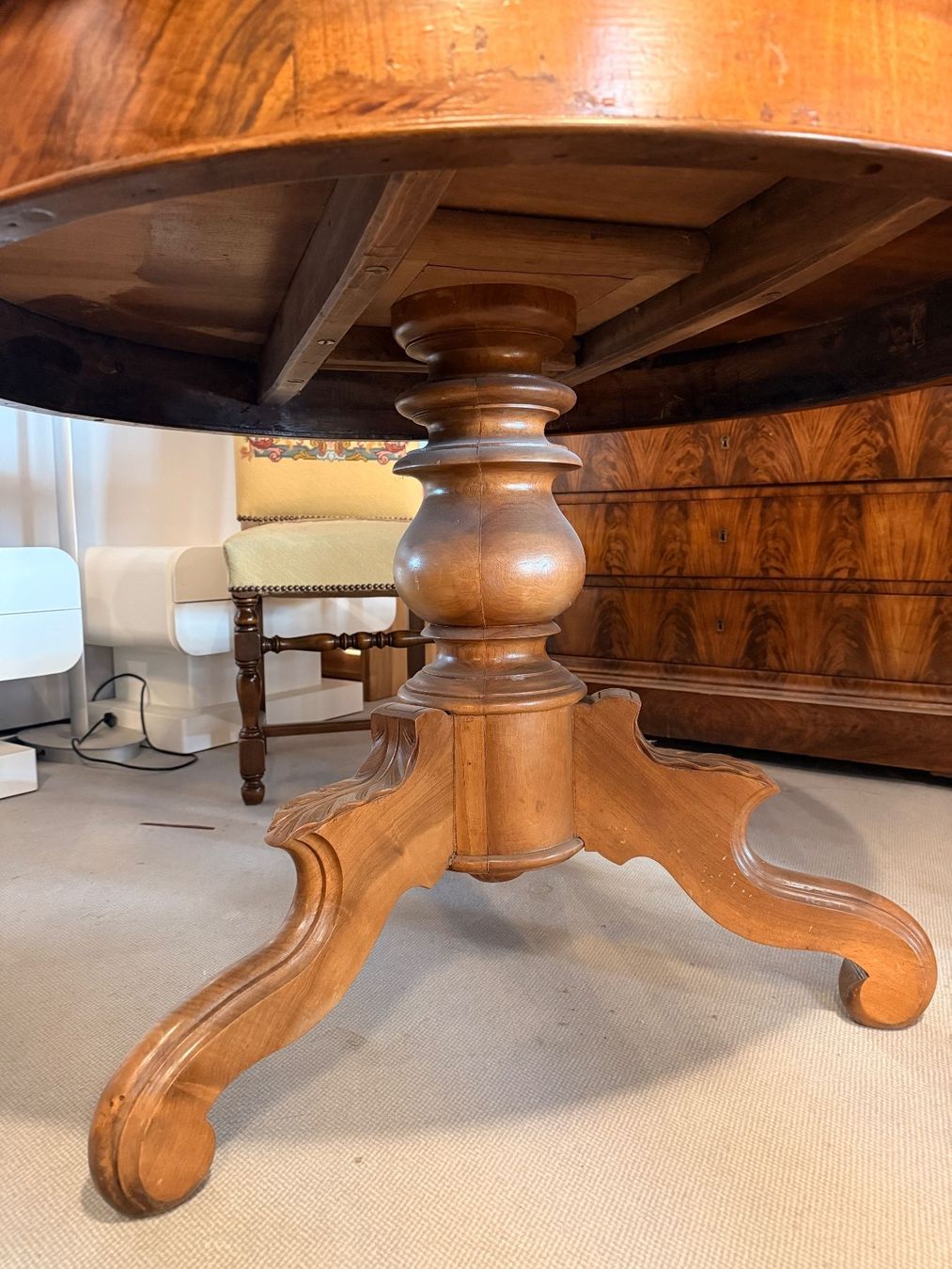 Tavoli: Table ronde en bois massif – Usato da St-Maurice venduto da crab-dvdbn 1