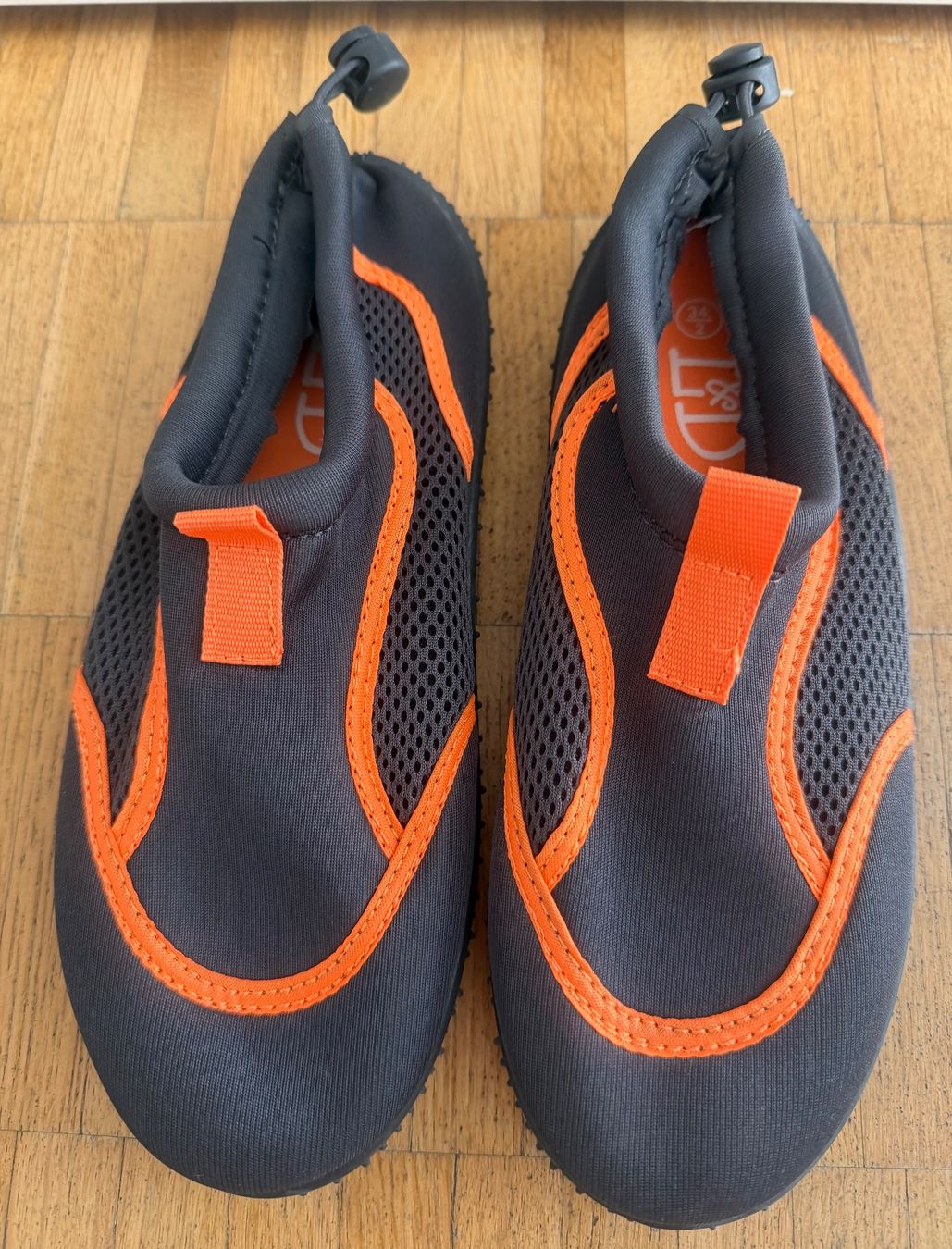 Chaussures garçon: neue Badeschuhe Grösse 34 – D'occasion à Zürich par giovannisp 1