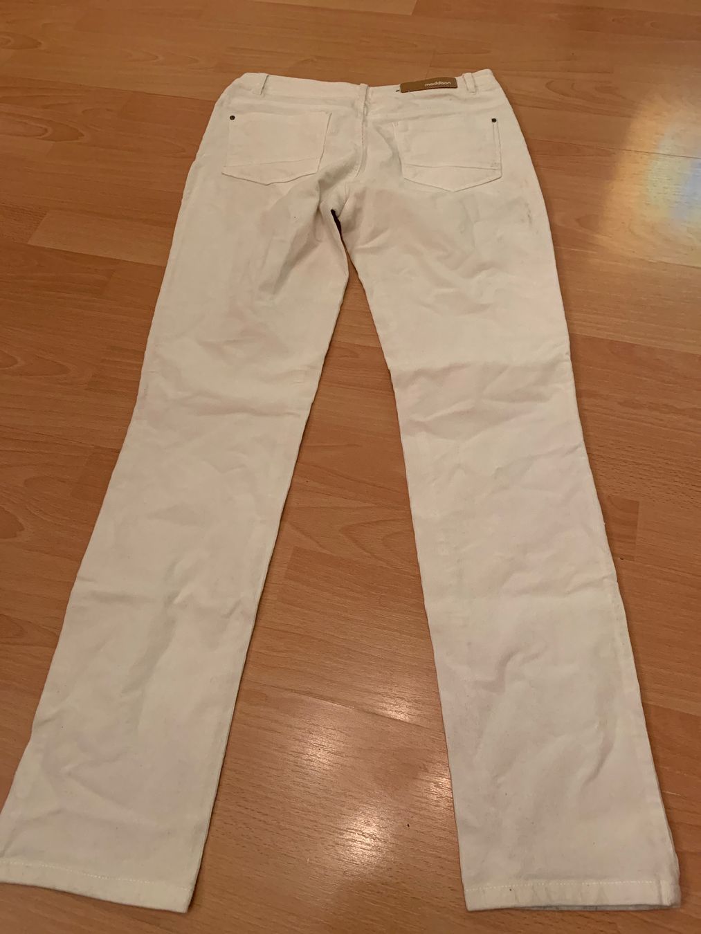 Maddison Pantaloni: Joli pantalon blanc Maddison taille 38 – Usato da MEYRIN venduto da Gwendo10 1