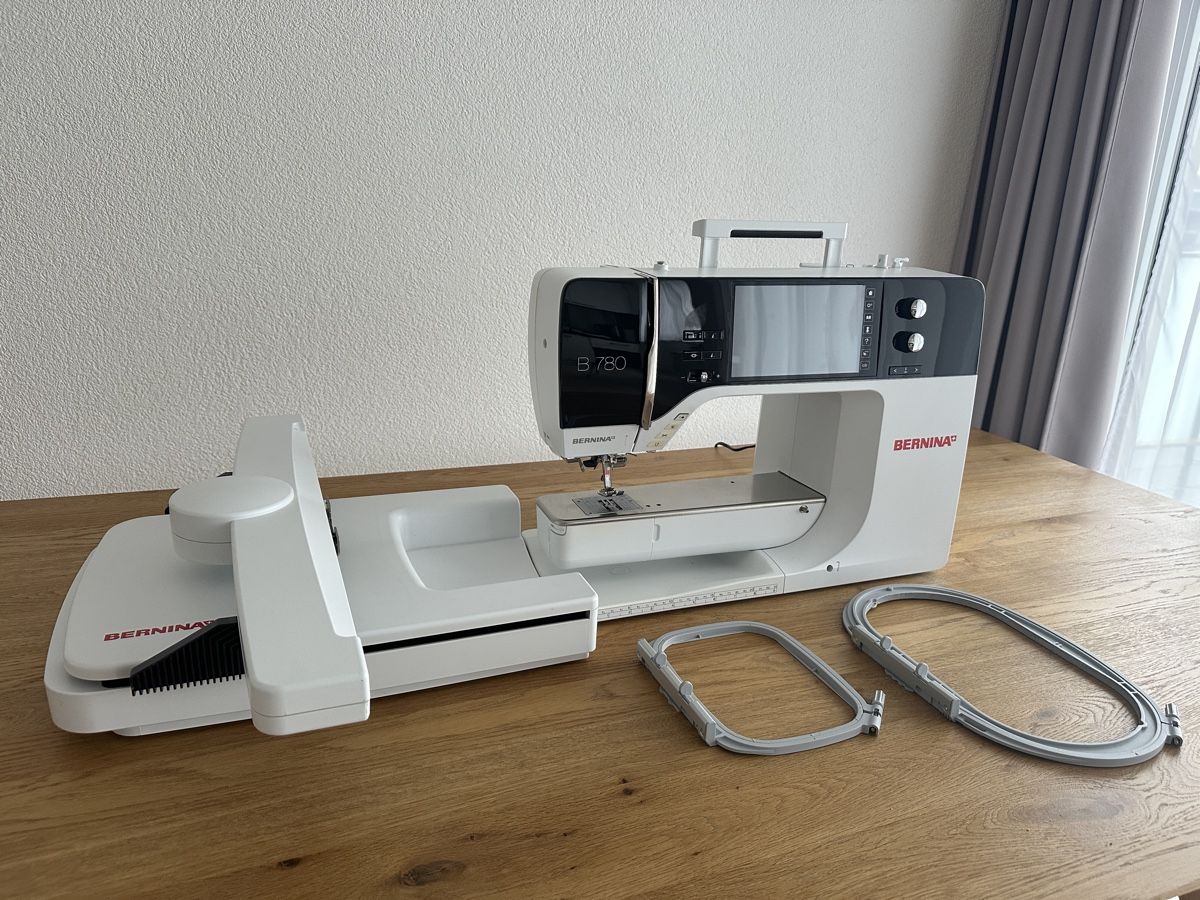 Bernina Cerchi da ricamo: Bernina B 780 inkl. Stickmodul - Top Zustand – Usato da Schaffhausen venduto da pinca19 7