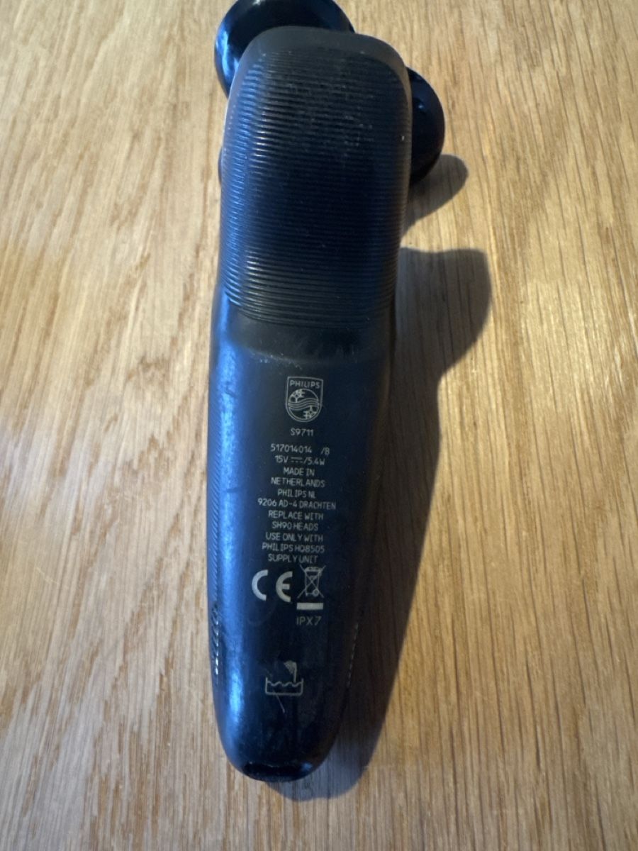 Philips Rasoirs & Lames de rasage: Philips 9000er Rasierer – D'occasion à Reichenburg par PaddlG 5