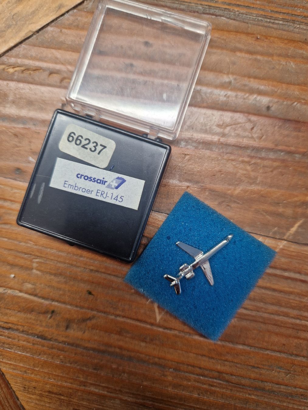 Broschen & Nadeln: Flugzeug Pins, 1x Crossair – Gebraucht aus Wettingen von SC_8777 1