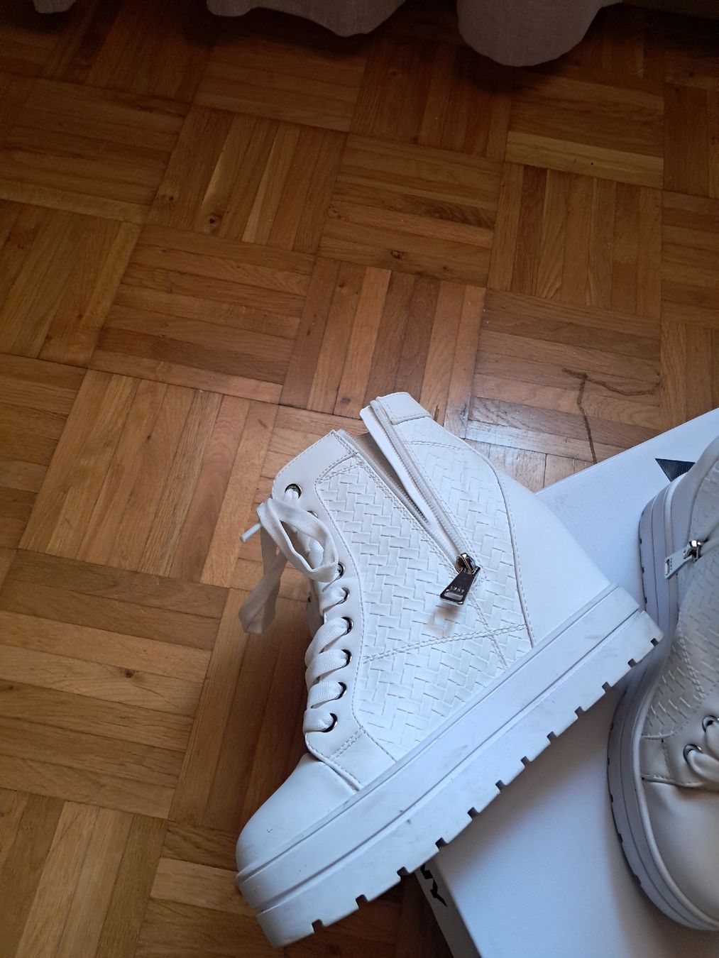 DKNY Scarpe da donna: DKNY Keilabsatz Snaeker 38 – Usato da Kefikon TG venduto da theratpack20 9