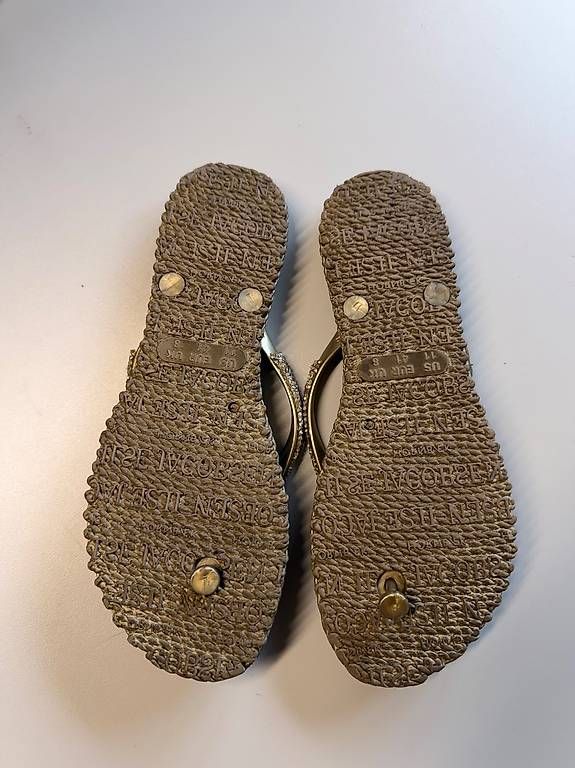 Damenschuhe: Flip Flop – Gebraucht aus Zumikon von Fahrgaestin 1